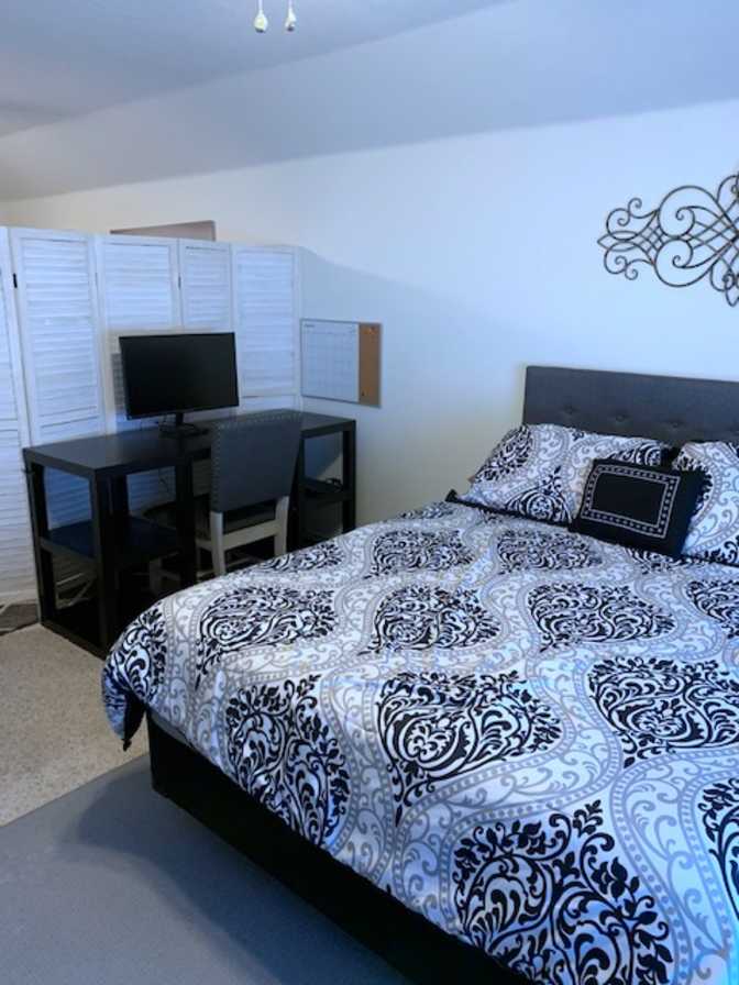 Patrick/Bobbie's room
