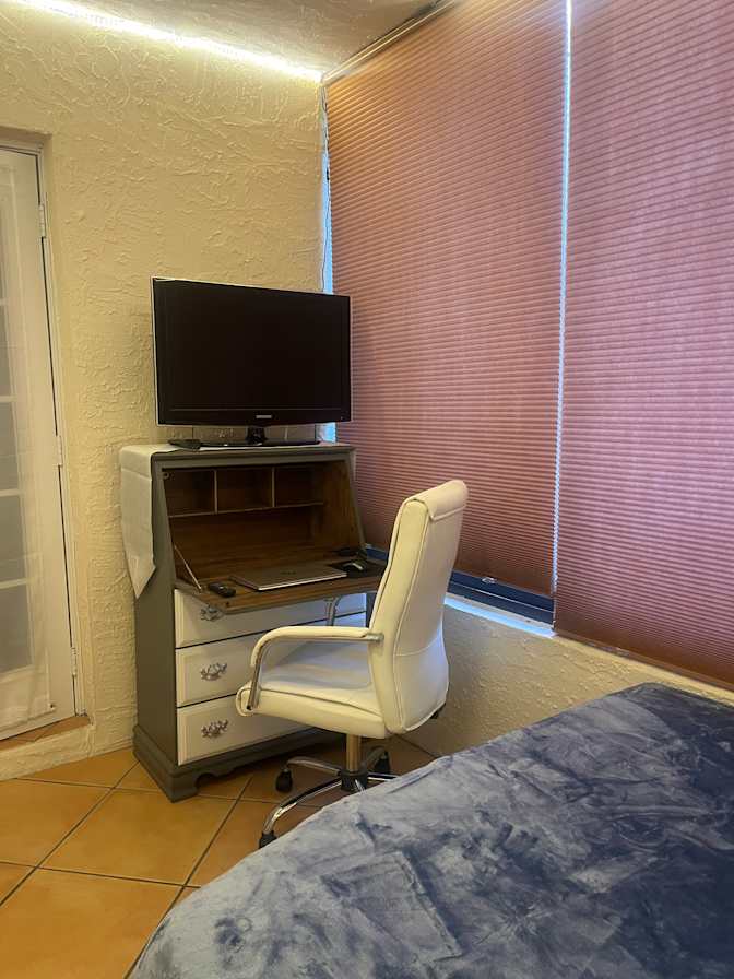 Amy B Amodeo's room