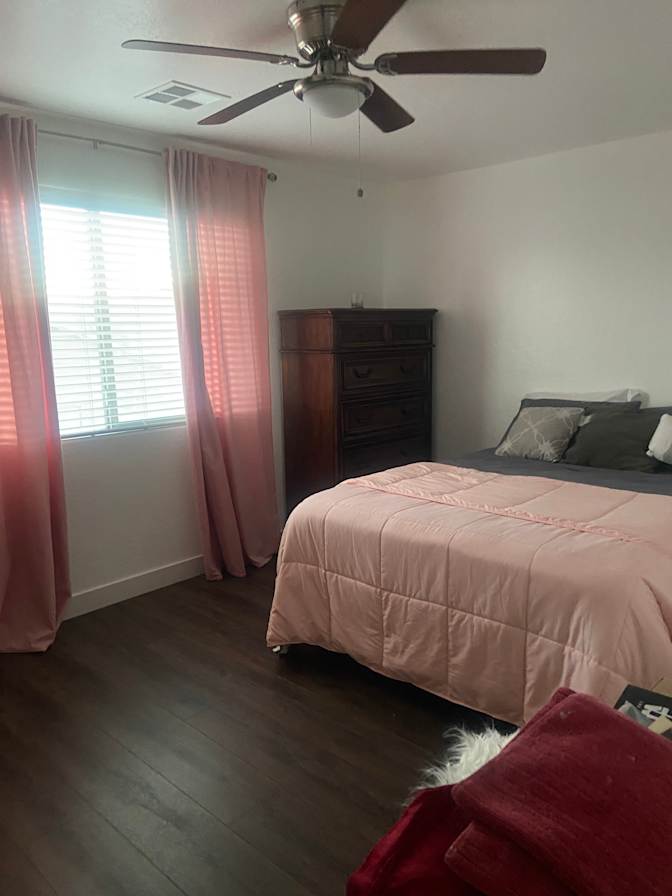 Rosie Flores's room