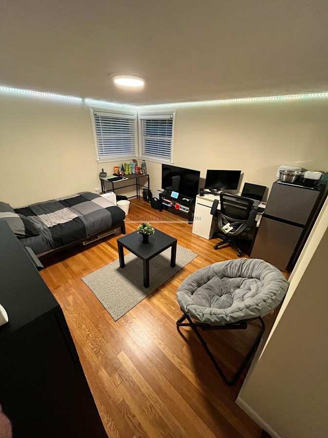 Greg's room