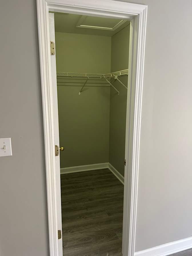 Alcove Rooms's room