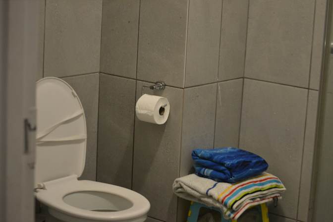 Ashton Kotts's room