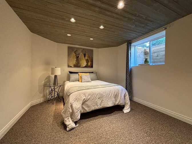 Canmore Room Rental's room