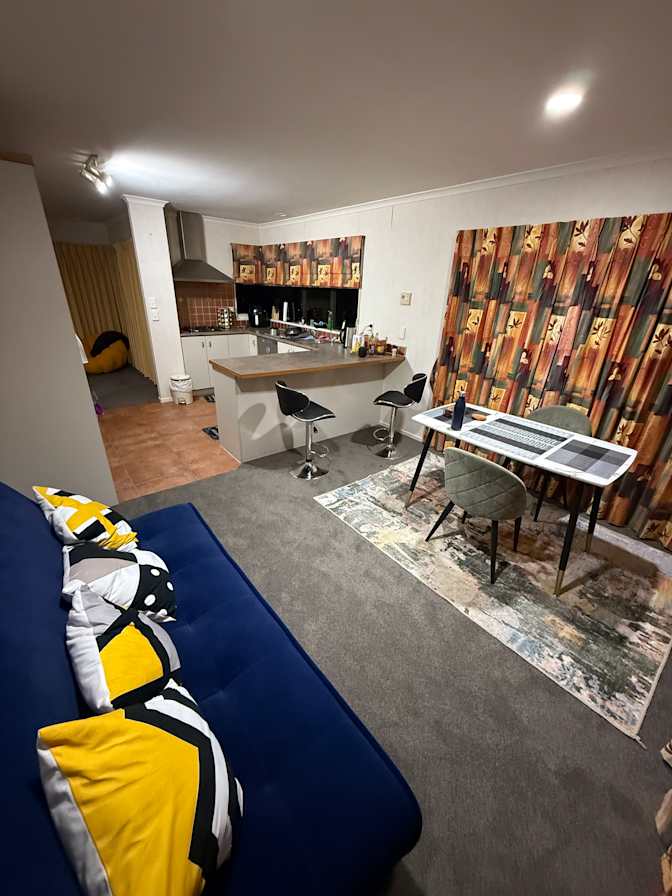Komal's room