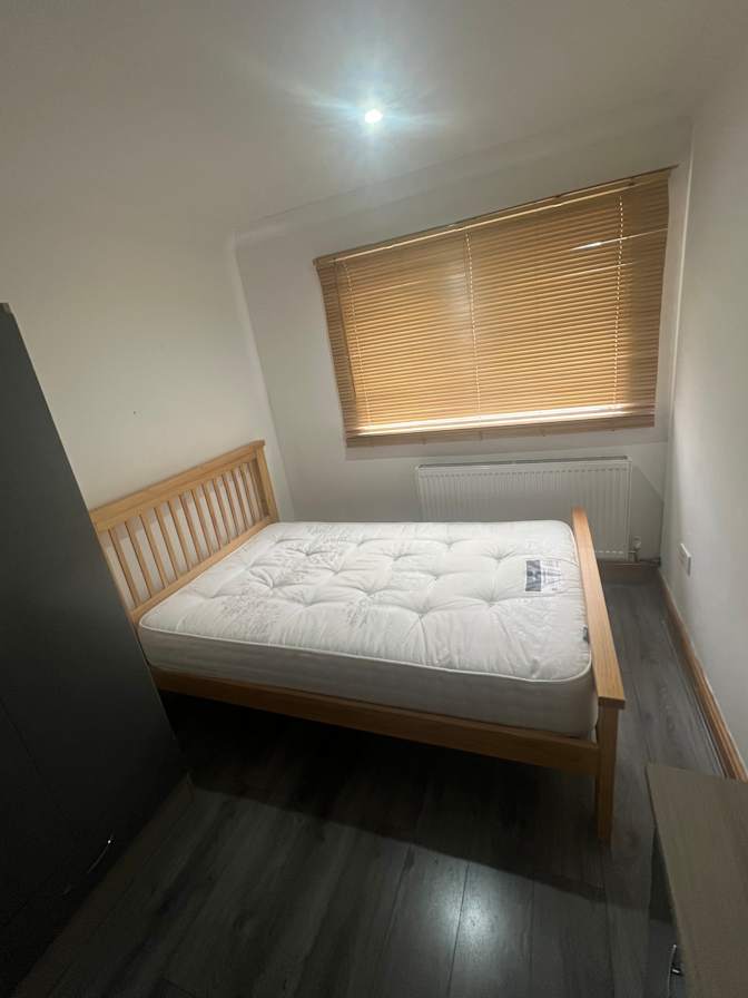 Eduart Pali's room