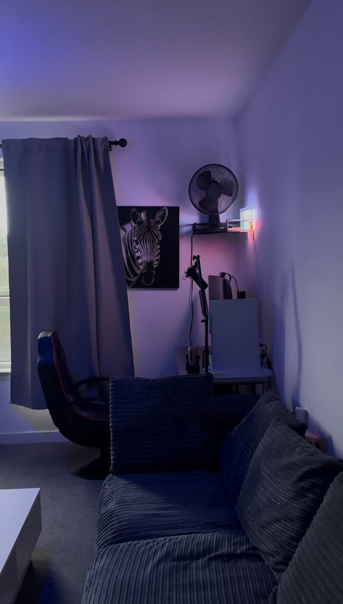 Khaz's room