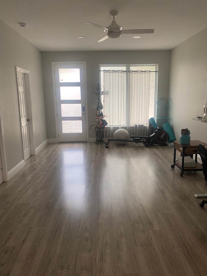 Liz's room