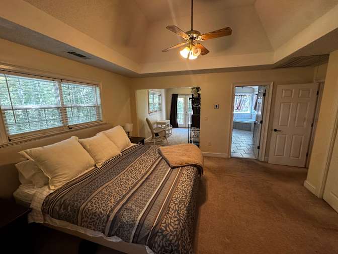 Alcove Rooms's room
