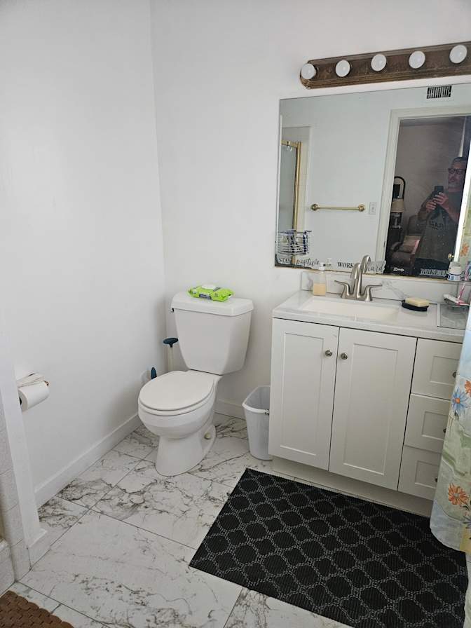 Enrique's room