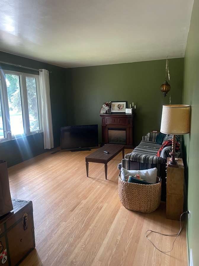 Meghan Lyons's room