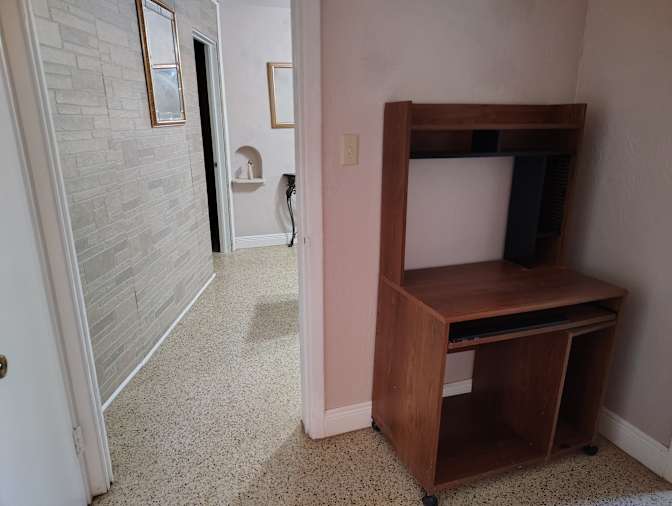 Graciela J Lozano's room
