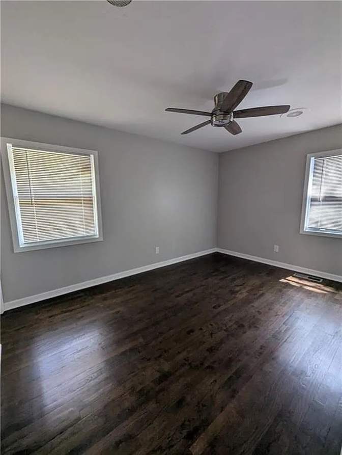 Alcove Rooms's room