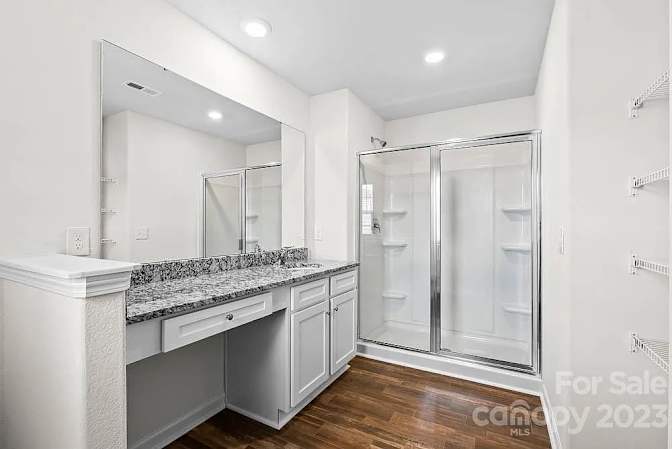 Alcove Rooms's room