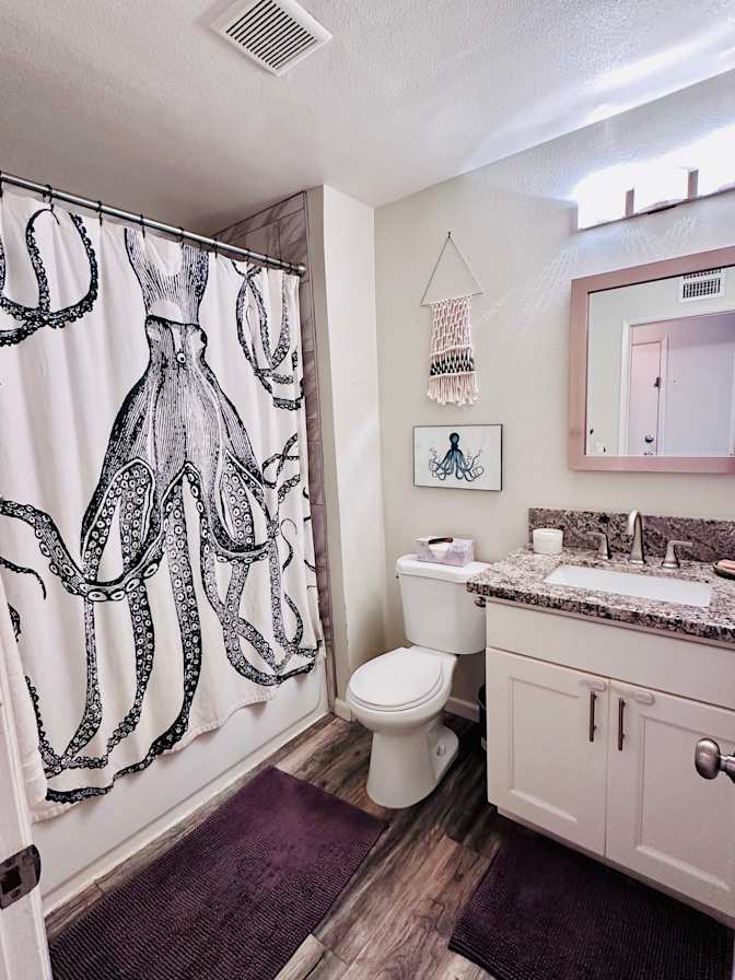 Kelly's room