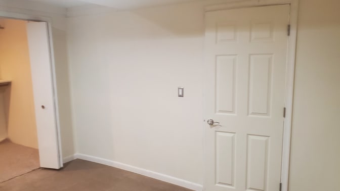Enrique's room