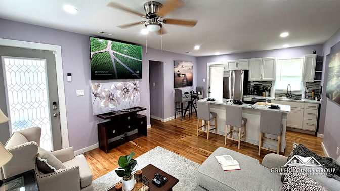 GBU Holdings Group's room