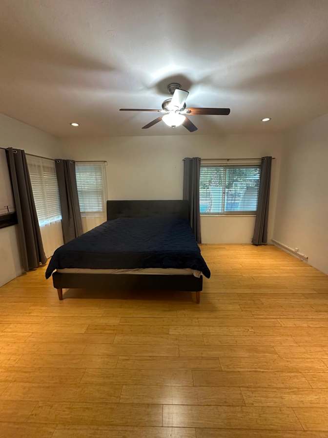 Greyvi's room