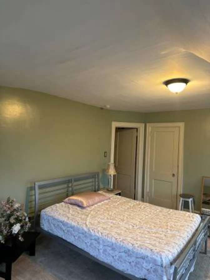 WEST PHILA LARGE ROOM's room