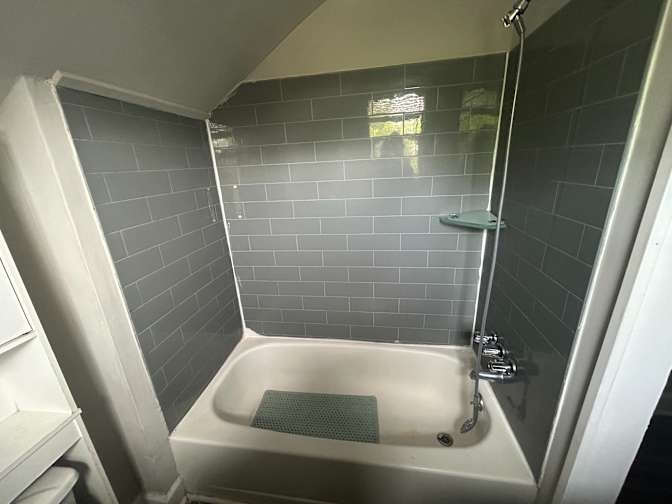 Alcove Rooms's room