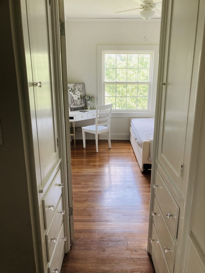 Avenue's room