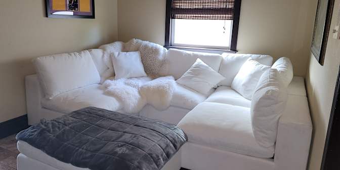 DIANA'S Home's room
