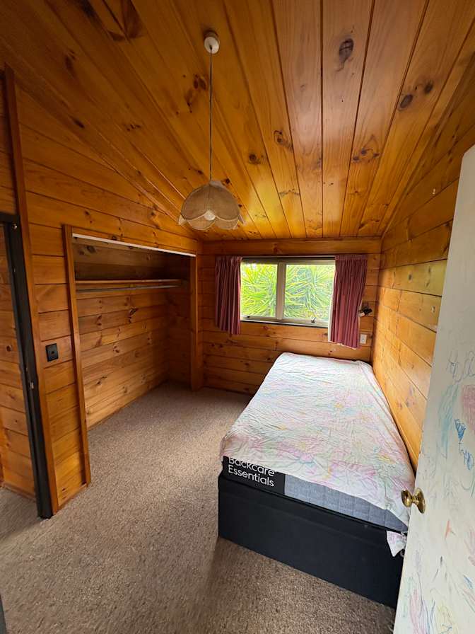 Alan Antony's room