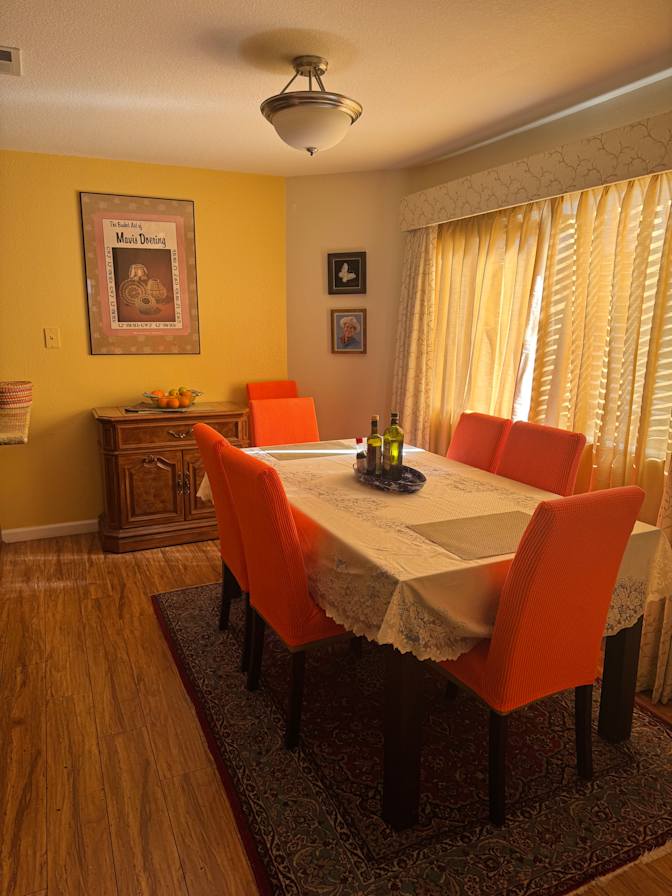 Keian moarefi's room