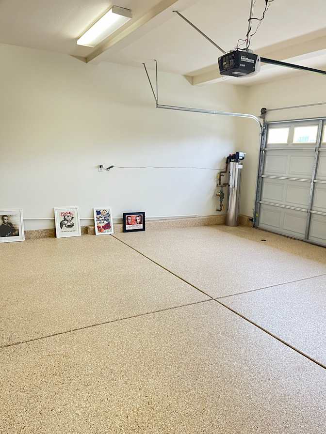 Joy’s  Rentals's room