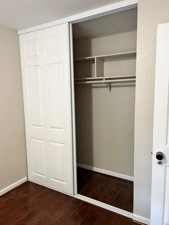 Yi's room
