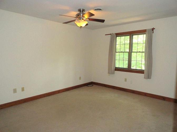 Alcove Rooms's room