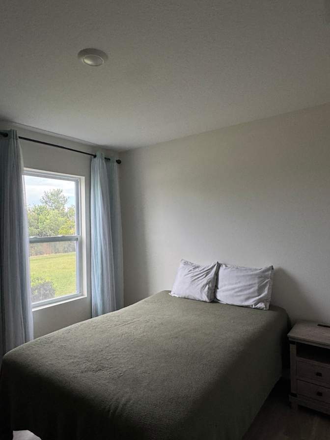 Alanis's room