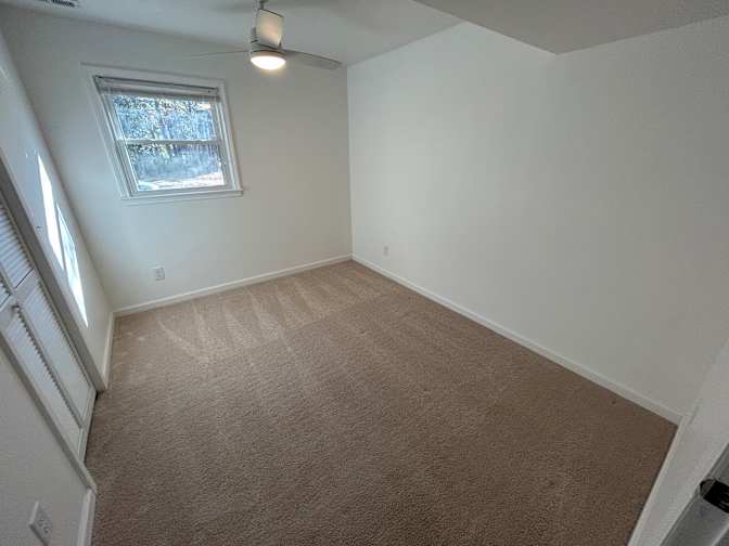 Alcove Rooms's room