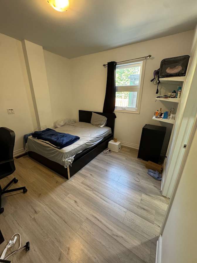 Yan's room