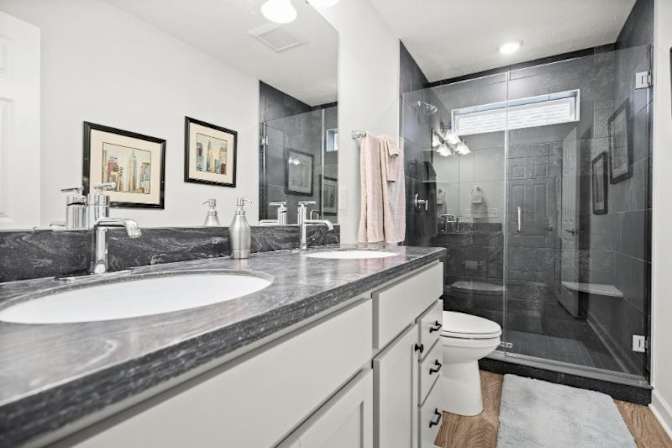 Luxurious Private Suite Rental's room