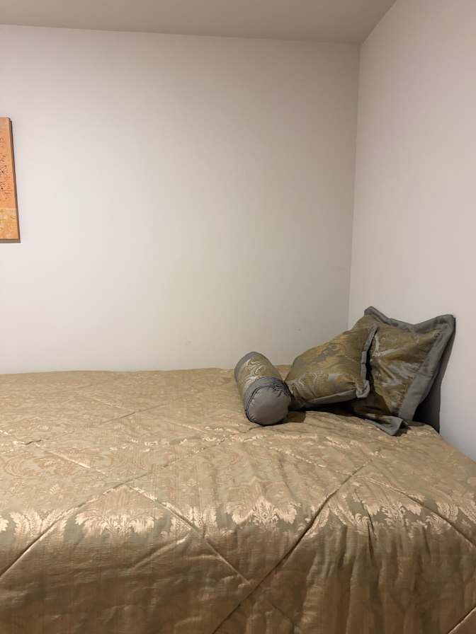 Mona's room
