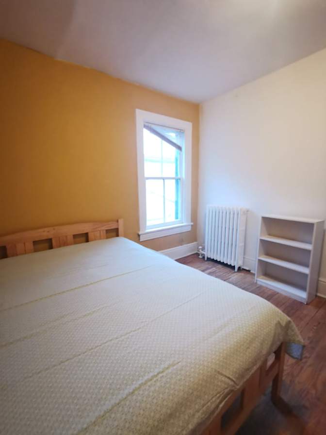 Lolo's room