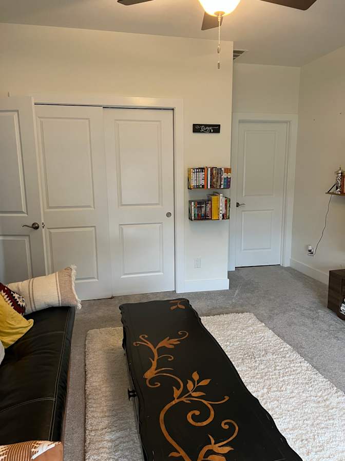 Hind's room