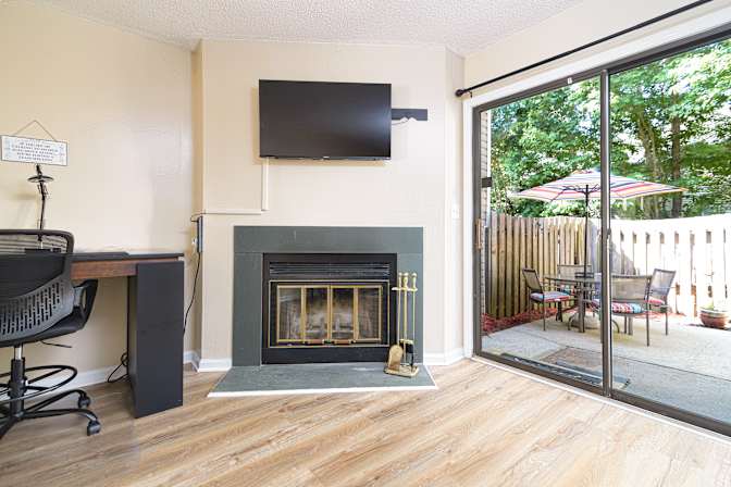 Alcove Rooms's room