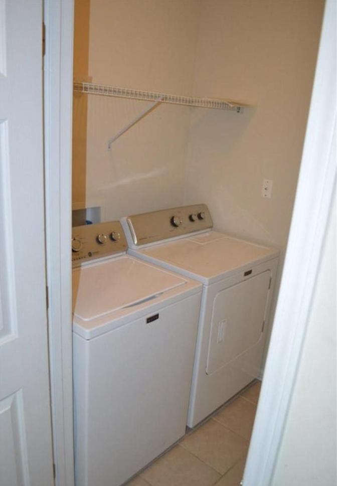 Alcove Rooms's room