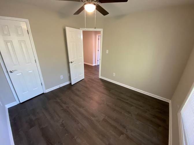 Alcove Rooms's room