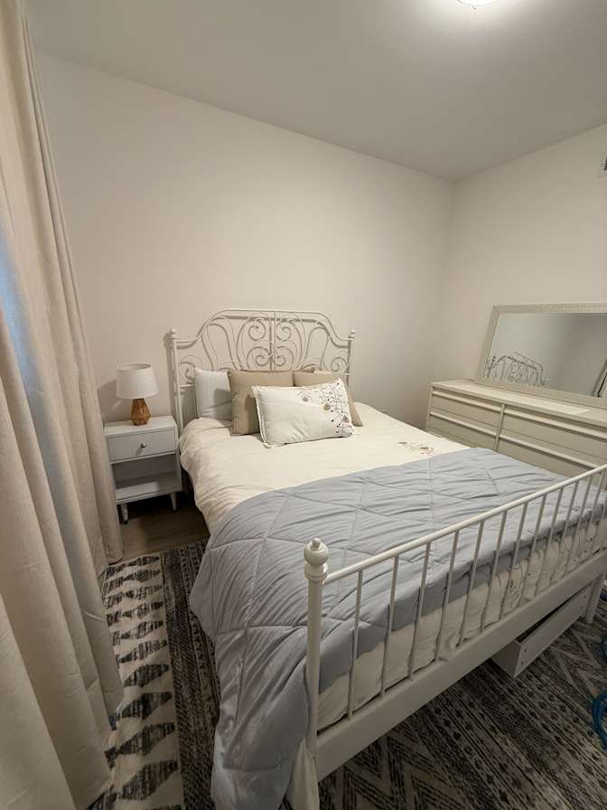 Lori Mirabelli's room