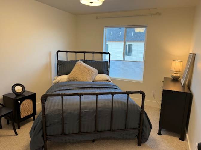Liz's room