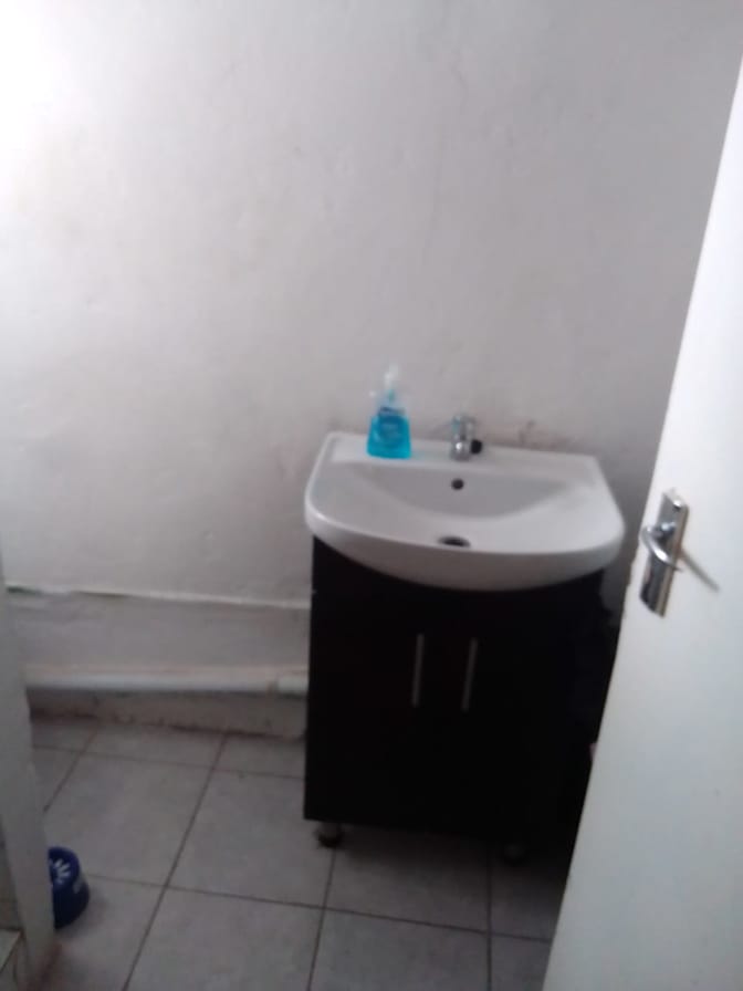 Senzeni's room
