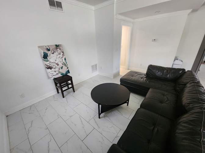 CL&C Property Management and Consulting's room