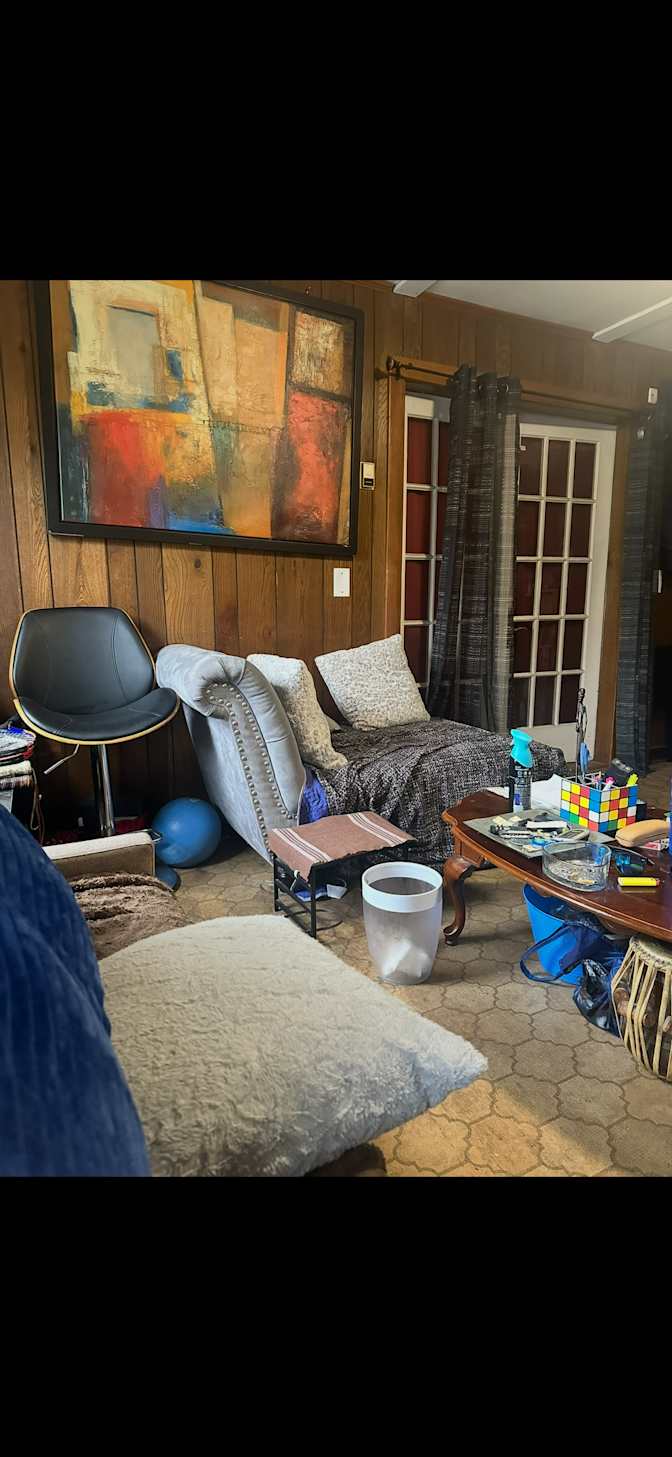 Len's room