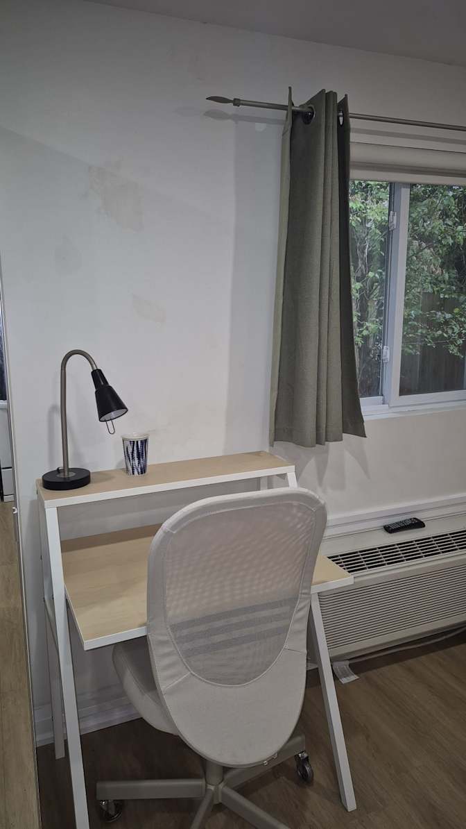 Oveeta's room