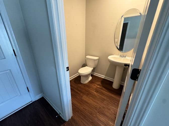 Alcove Rooms's room