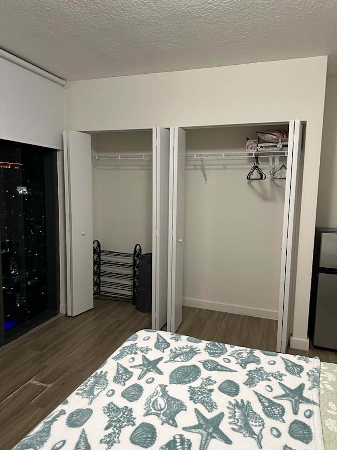 johnatan's room