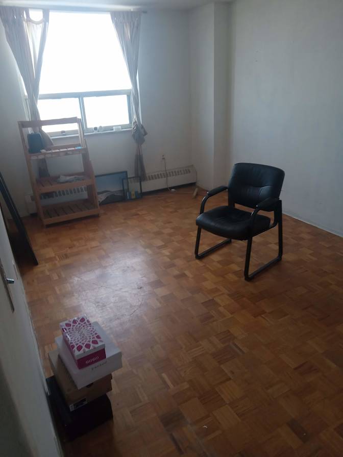 B's room