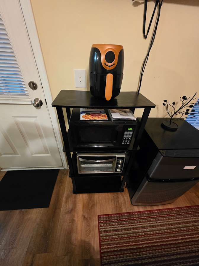 CL&C Property Management and Consulting's room